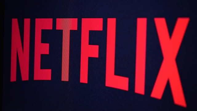 Netflix wydaje bajońską sumę na seriale Ryana Murphy'ego