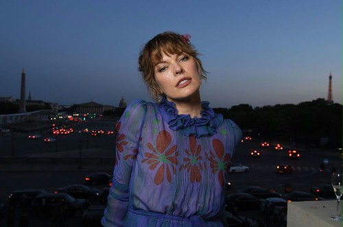 BIULETYN: Milla Jovovich w thrillerze SF z Emmą Roberts