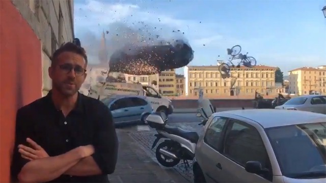 Tak wygląda spokój na planie filmu Baya wg Ryana Reynoldsa