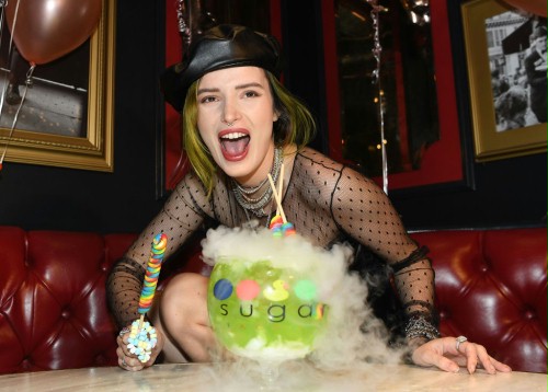 Bella Thorne kryminalistką ery mediów społecznościowych