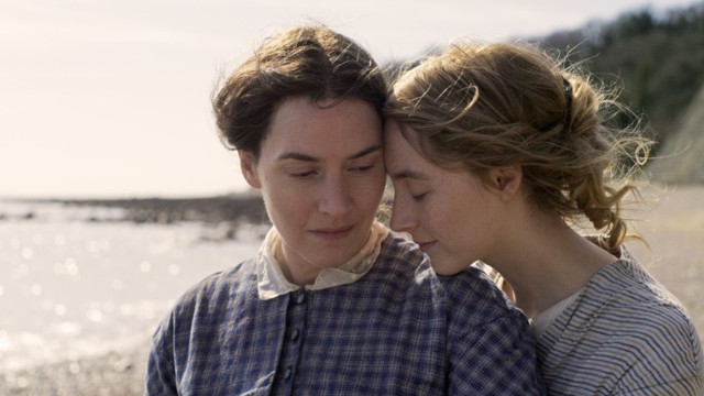 Zakochane Kate Winslet i Saoirse Ronan w zwiastunie "Ammonite"