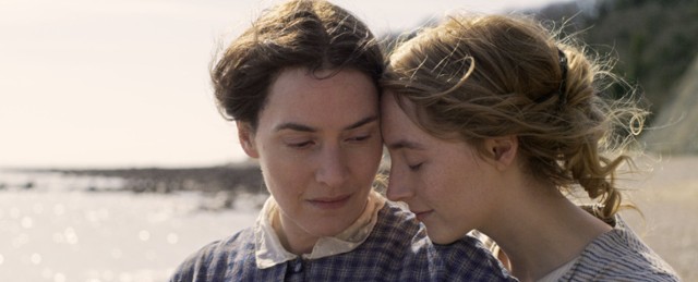 Zakochane Kate Winslet i Saoirse Ronan w zwiastunie "Ammonite"