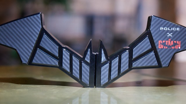 Mroczny Rycerz Gotham rozpoczyna wsp&oacute;łpracę z marką Police!