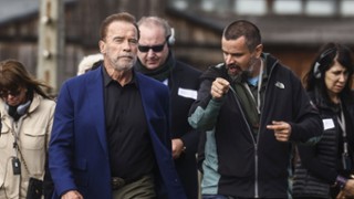 Arnold Schwarzenegger odwiedził Auschwitz