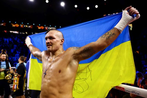 Bokserski mistrz Ołeksandr Usyk w filmie z Dwayne'em Johnsonem