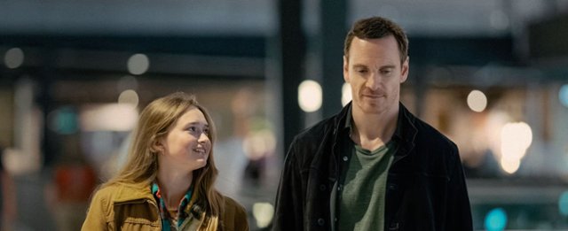 Michael Fassbender w serialu Showtime! Zdjęcia z "The Agency"