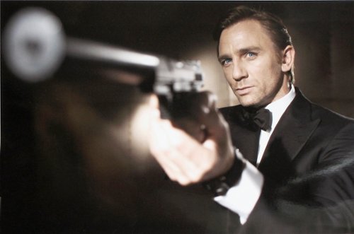 James Bond: Szef Amazonu pyta fanów. Czy ich posłucha?