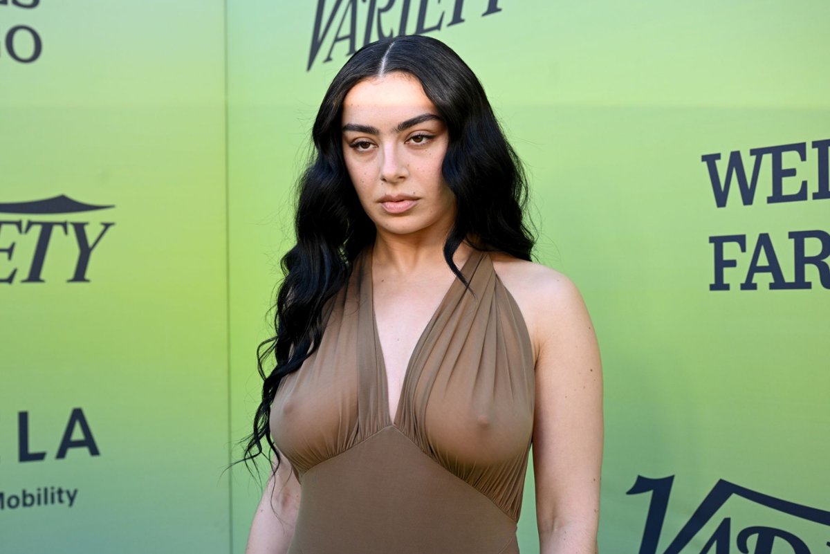 Odważna Charli XCX wygrała casting do filmu twórcy "Gry wstępnej"