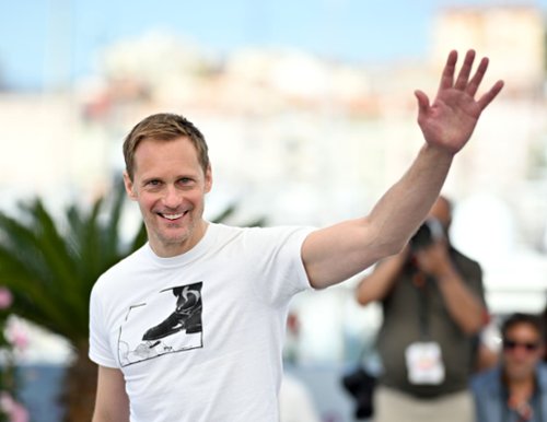 Alexander Skarsgård cmoknął Pedro Pascala