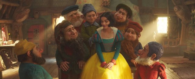 "Śnieżka". W kinach był niewypał. Na Disney+ będzie lepiej? Jest...
