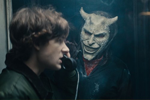 Nieugięty Universal. "Czarny telefon 2" za chwilę na VOD