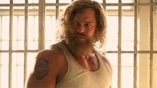 Poznajecie? To Alan Ritchson, gwiazda serialu "Reacher", w zwiastunie "Motor City"
