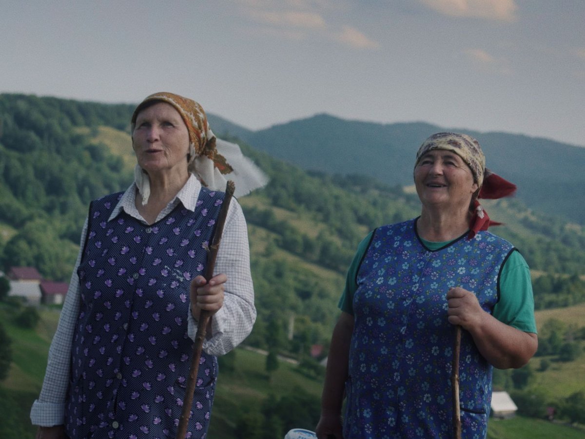 Śpiewając przy wykopkach. Śniegoska o pracy nad "Kumotrami"