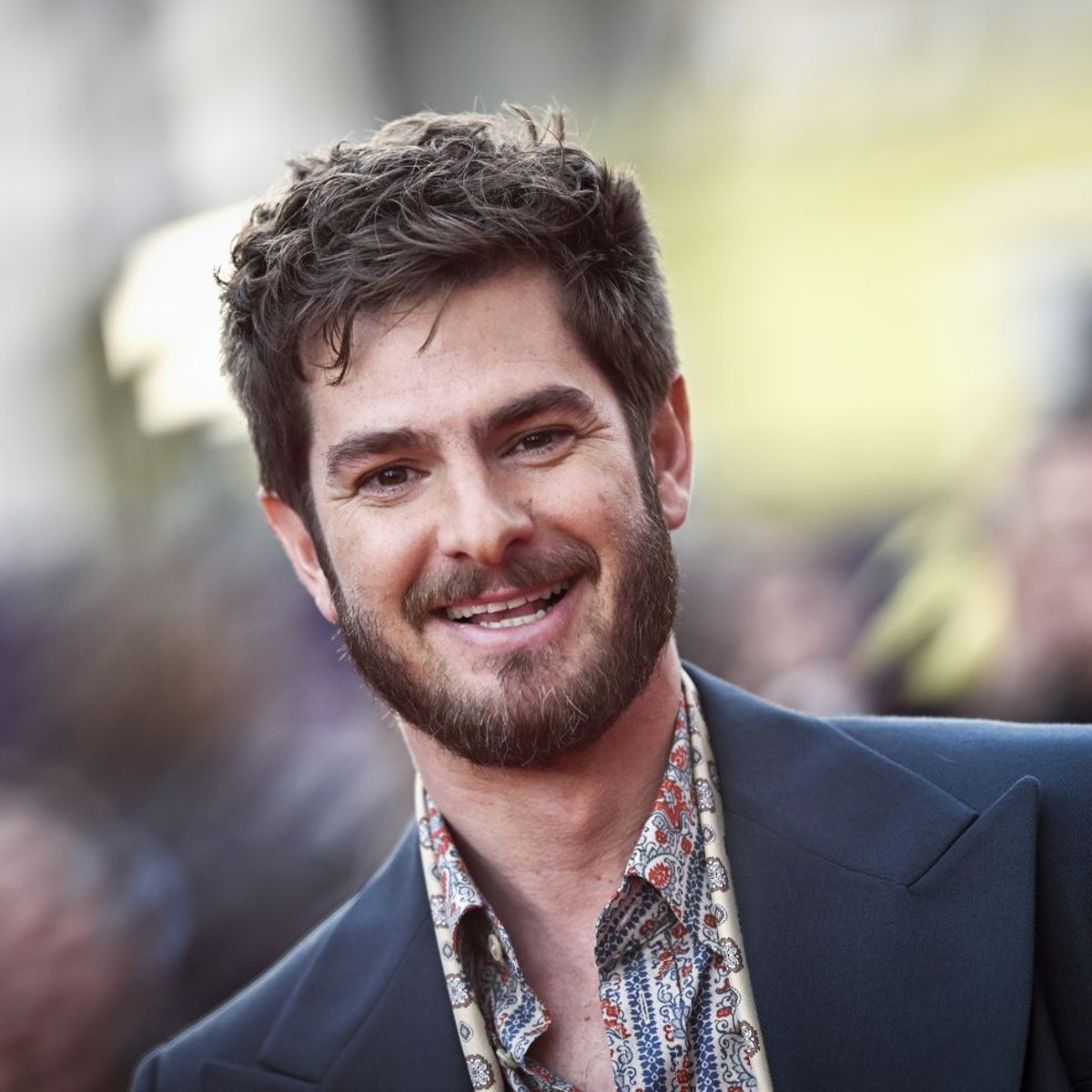 Andrew Garfield jako Wat Tyler na plakacie średniowiecznego "The Uprising"