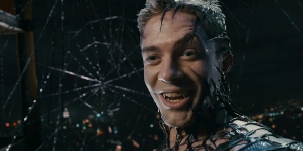 Topher Grace pomoże w śledztwie Andrew Garfieldowi