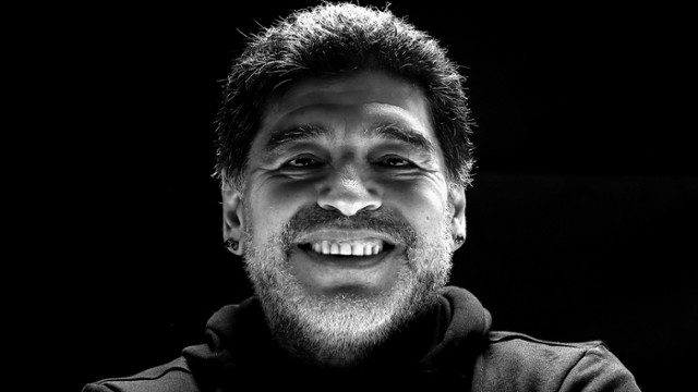 Legendarny piłkarz Diego Maradona nie żyje