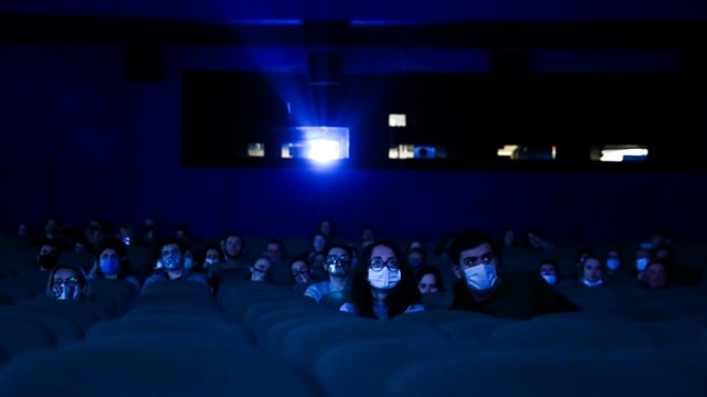 Kina otwarte już 22 lub 15 maja? 