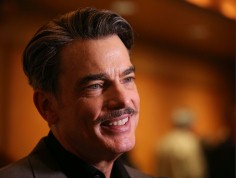 Peter Gallagher w si&oacute;dmym sezonie "Żony idealnej"