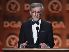 Steven Spielberg przepowiada smutny koniec film&oacute;w o...