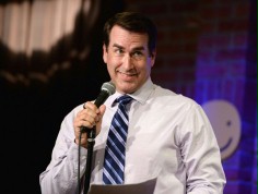 Rob Riggle w romansie z Patrickiem Schwarzeneggerem