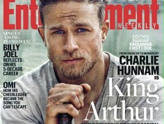 FOTO: Oto Charlie Hunnam jako kr&oacute;l Artur