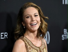 Diane Lane jako żona Liama Neesona