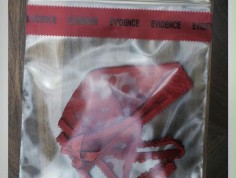 FOTO: Plakaty "Zaginionej dziewczyny" świadczą o winie Bena...