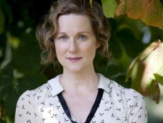 Laura Linney żoną dzielnego kapitana Toma Hanksa