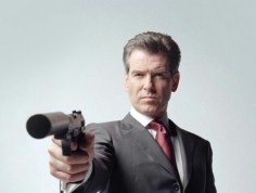 Brosnan: Bond gejem? Dlaczego nie?