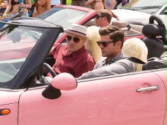 FOTO: Efron na przejażdżce z lubieżnym dziadkiem De Niro