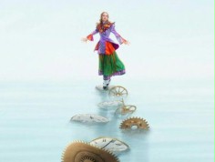 WIDEO: Mia Wasikowska spada z nieba w minizwiastunie "Alicji w...