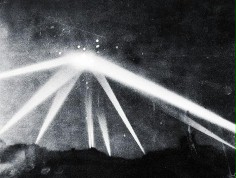 FOTO: UFO na plakatach "Battle: Los Angeles"