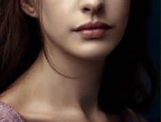FOTO: Hathaway i Seyfried także na plakatach "Nędznik&oacute;w"