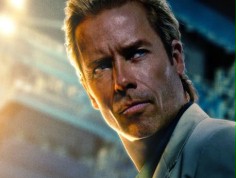 FOTO: Guy Pearce to prawdziwy drań z plakatu "Iron Mana 3"