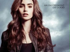 FOTO: Clary Fray i Jace Wayland na plakatach "Miasta kości"