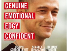 Joseph Gordon-Levitt uśmiecha się z plakatu swojego reżyserskiego...