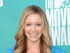 BIULETYN: Greer Grammer Miss Złotych Glob&oacute;w. Plakat "Vice"....