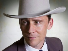 FOTO: Tak wygląda Tom Hiddleston, kiedy widzi światło