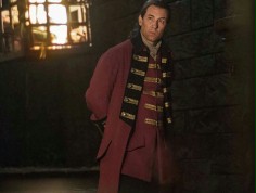 Dybał na cnotę bohatera "Outlander", teraz zapoluje na Selenę