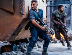 FOTO: Kellan Lutz i Daniel MacPherson w filmie "SFv1"
