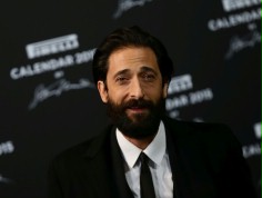 Adrien Brody umierając szuka swojego moredercy
