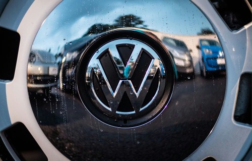Leonardo DiCaprio sfinansuje skandal Volkswagena