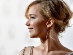 Jennifer Lawrence zastanawia się, dlaczego zarabia mniej od...