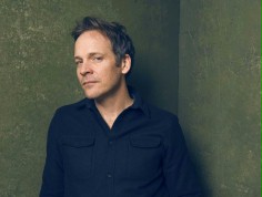 Peter Sarsgaard w żałobie po śmierci brata, Johna F. Kennedy'ego