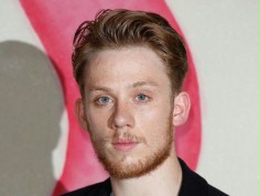 Charlie Hunnam nie zostanie mistrzem muay thai
