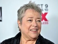Kathy Bates matką Złego Mikołaja