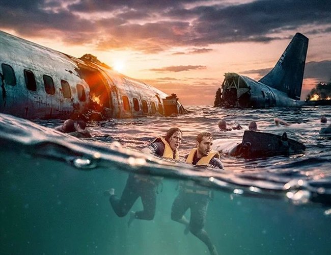 Autor "Szklanej pułapki 2" nakręcił film o rekinach we wraku samolotu