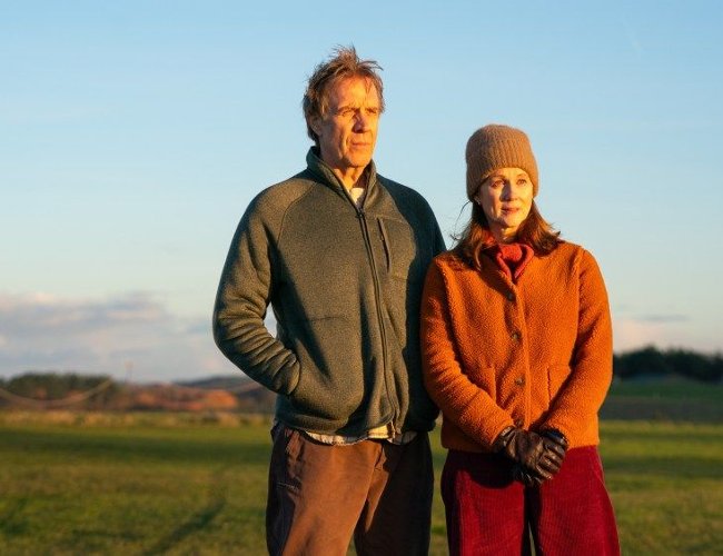 Laura Linney i Rhys Ifans parą z chorobą Parkinsona