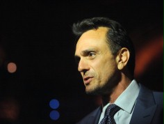 Hank Azaria w filmie o "Czarodzieju kłamstw" 