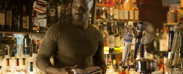 marvel-netflix-jessica-jones-mike-colter-luke-cage.jpg